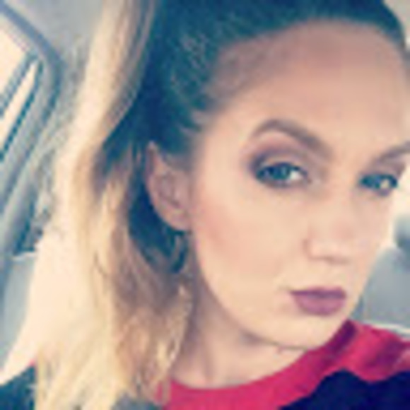 Meet your Posher, Brittney - Picture 1 of 1